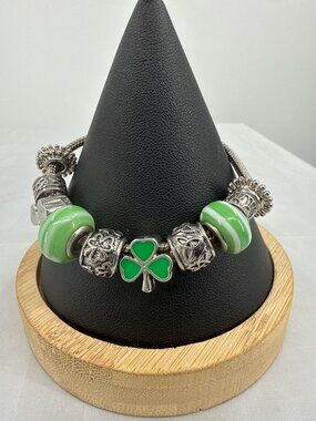 Irish Shamrock Charm Bracelet Green Swirl Glass Bead Silver Celtic Knotwork